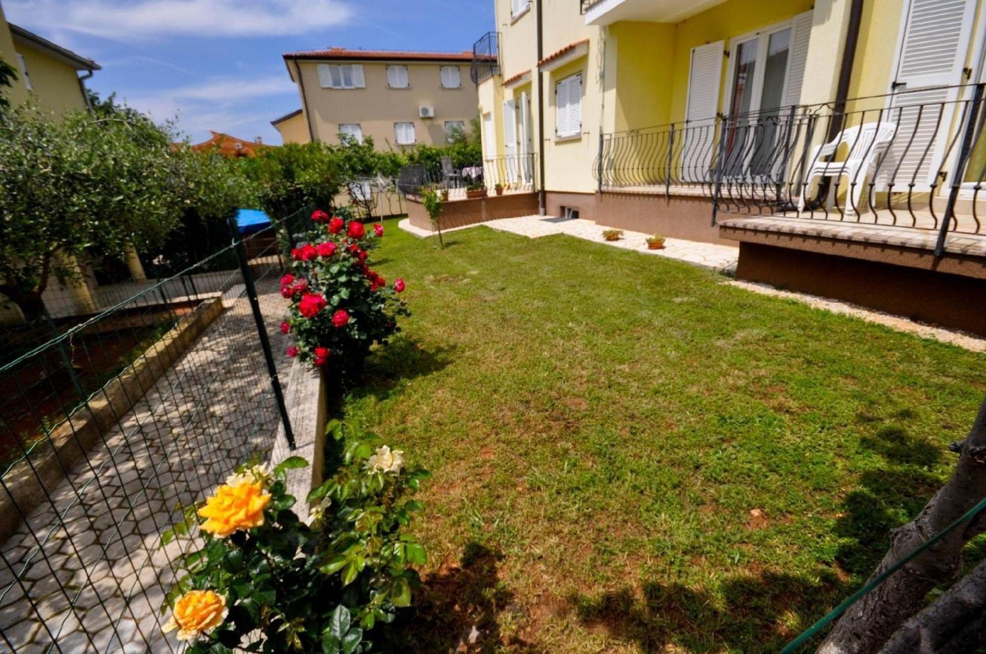 Ferienwohnung Fuer 2 Personen 30 M2 In Novigrad, Istrien Karpinjan Dış mekan fotoğraf